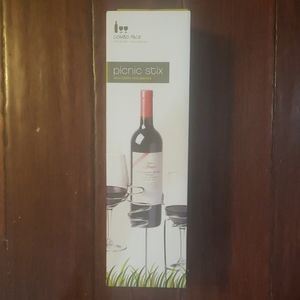 Picnic Stix wine bottle and glasses holder